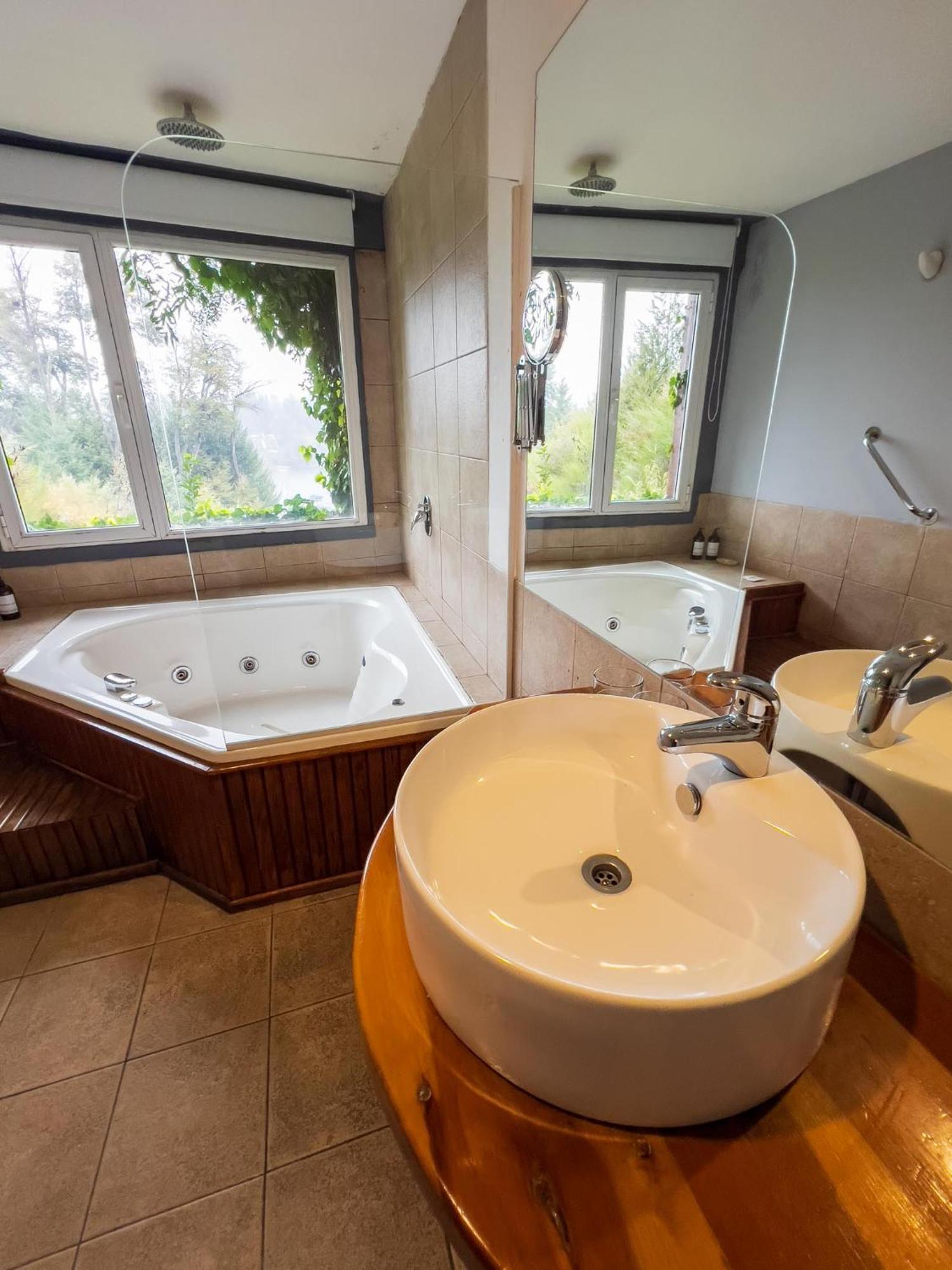 Puerto Manzano Suites And Glamping By Visionnaire Villa La Angostura Bagian luar foto