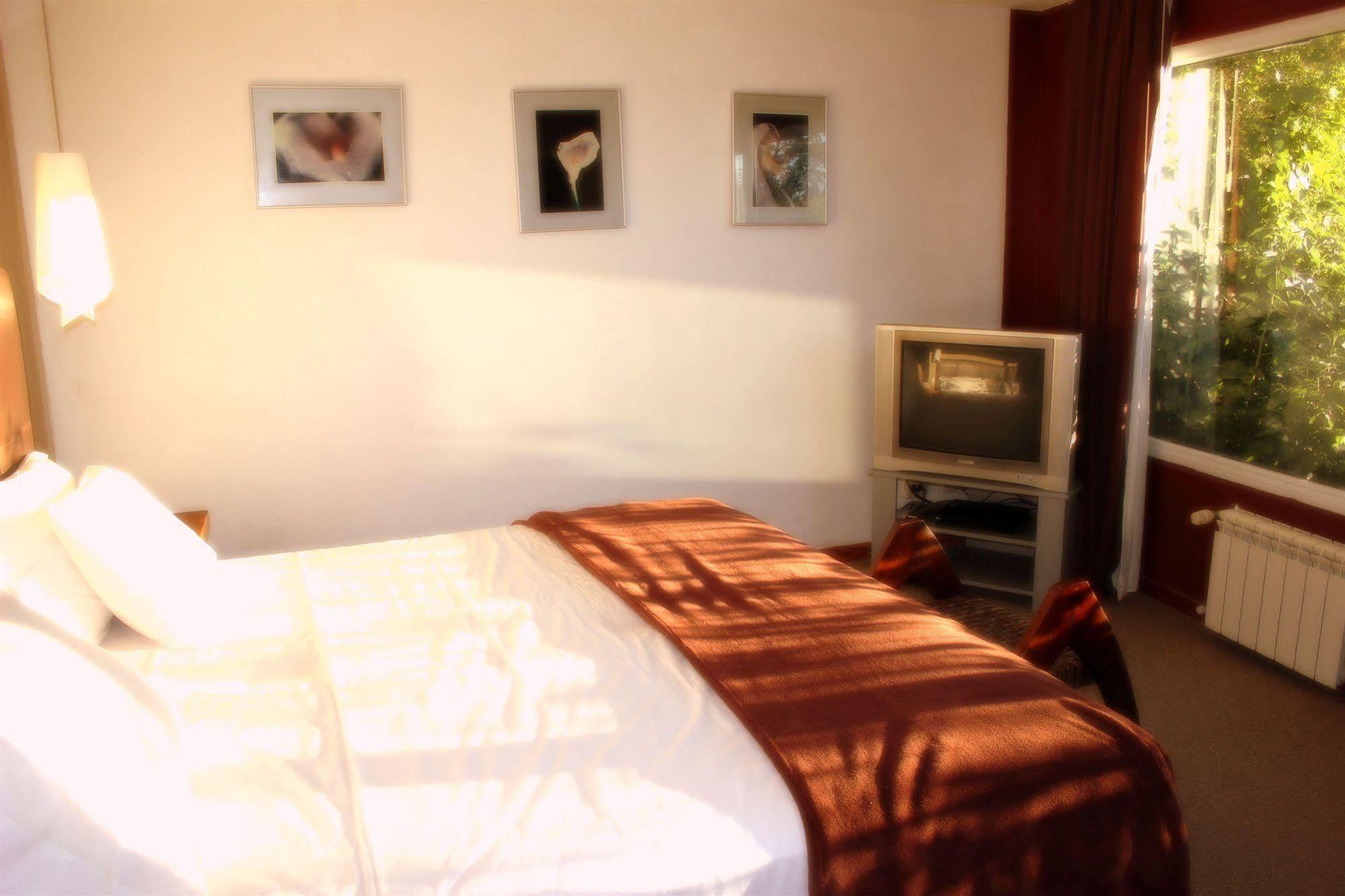 Puerto Manzano Suites And Glamping By Visionnaire Villa La Angostura Bagian luar foto